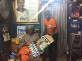 Before stepping out for our Market Outreach, WOCON paid a Courtesy Cal on the Iyaloja of Oyingbo Market and presented her with some of the IEC materials (Posters etc.)